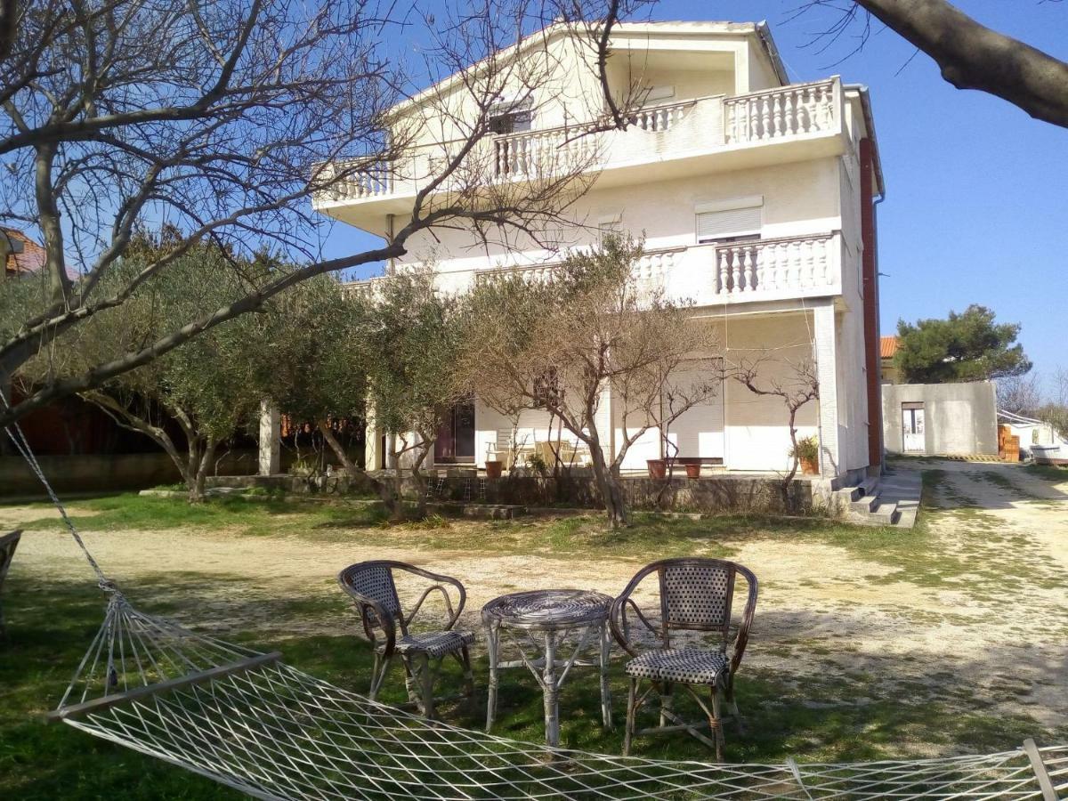 Apartments Luce-With Parking Нин Екстериор снимка