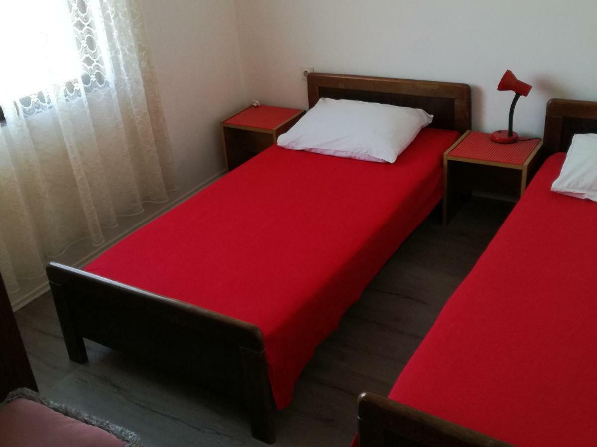 Apartments Luce-With Parking Нин Екстериор снимка