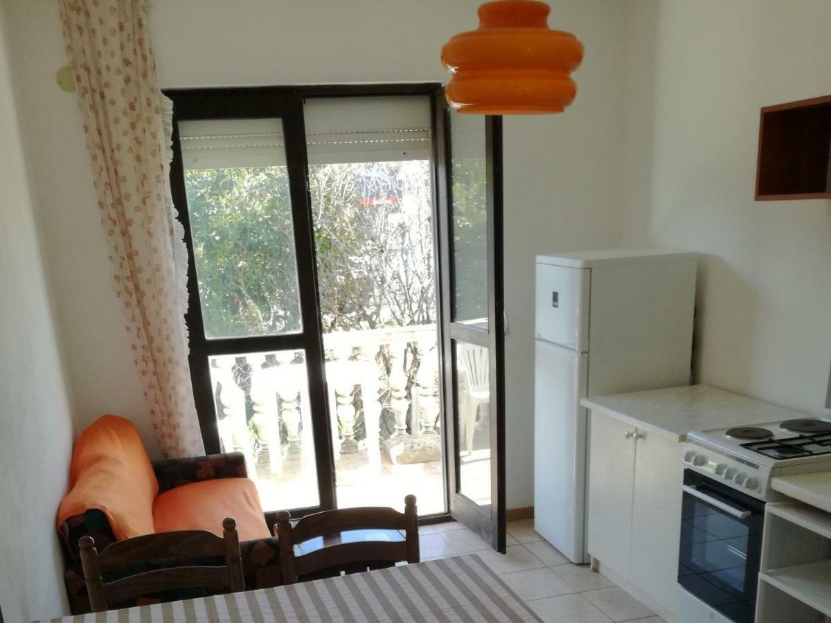Apartments Luce-With Parking Нин Екстериор снимка