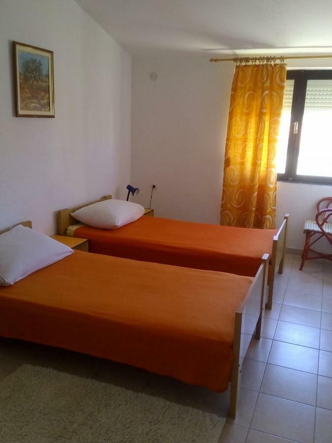 Apartments Luce-With Parking Нин Екстериор снимка