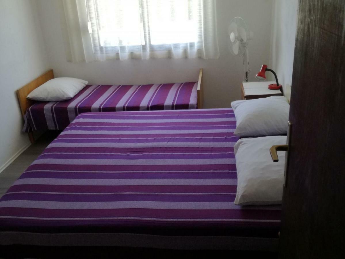 Apartments Luce-With Parking Нин Екстериор снимка